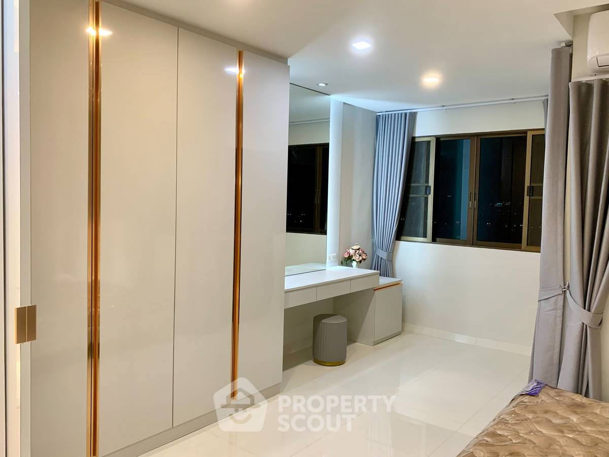 picture 1-BR Condo at The Winning Tower near ARL Ramkhamhaeng (ID 2260654) - 6/14