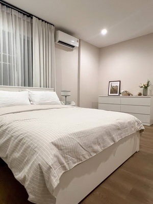 picture FOR RENT LADAWAN SRINAKARIN / 4 bedrooms 4 bathrooms / 153 Sqw. 350 Sqm. **150,000** NEWLY RENOVATED. CLOSE TO SKYTRAIN SI BEARING STATION - 7/12