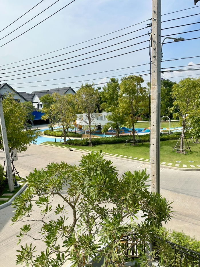 picture WS2411 🏡 Single house Centro Bangna - behind Mega 800 meters, corner house, garden view, next to main road, only 150,000 baht/month - 17/18