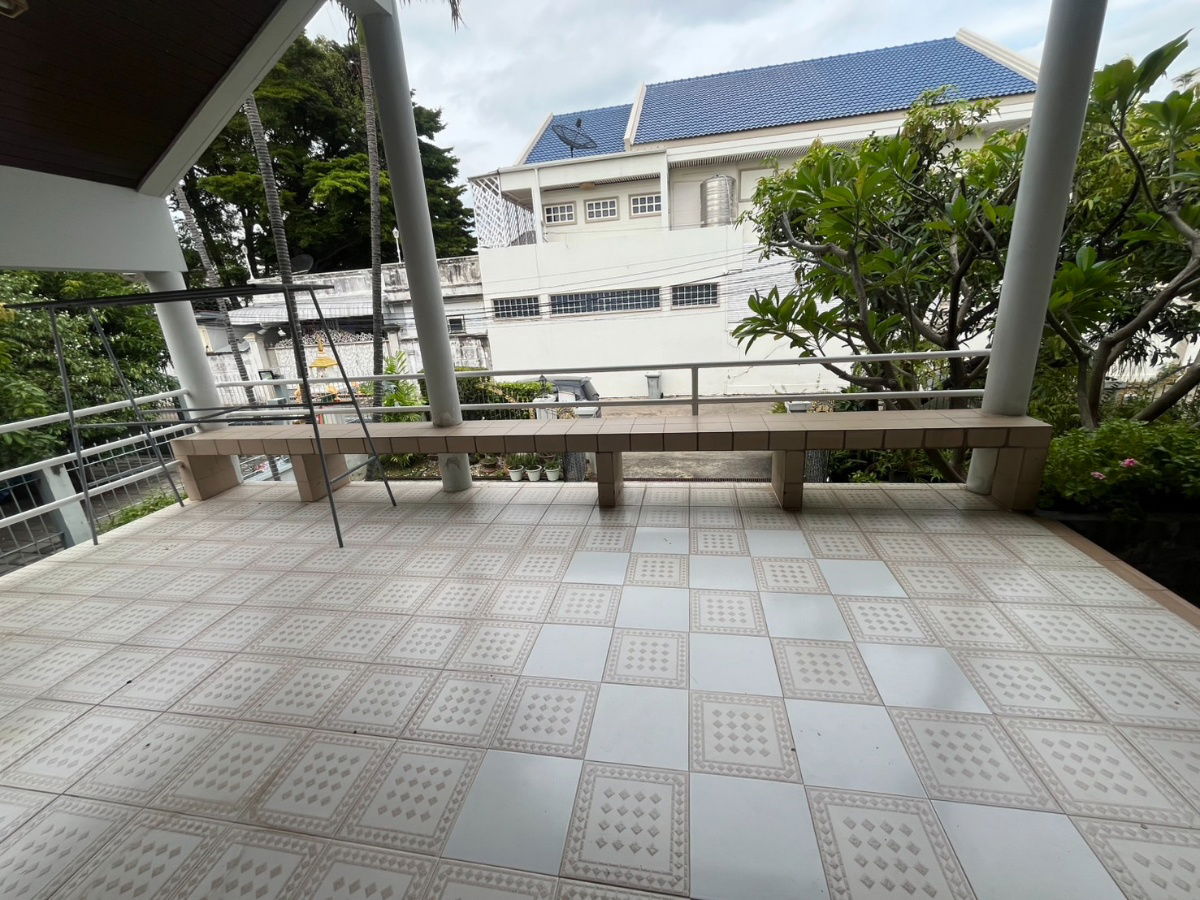 รูป บ้านเดี่ยว 2 ชั้น โครงการ เอส.พี.การ์เด้น (พร้อมอยู่) ตรงข้ามเซ็นทรัลปิ่นเกล้า แขวงบางบำหรุ เขตบางกอกน้อย กรุงเทพ (ราคา 15,990,000 บาท) - รูปที่ 16/26