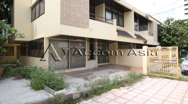 รูป 🔼🔽 AccomA 📩  3 BR Townhouse in Khlong Ton Nuea (2520828) - รูปที่ 1/11