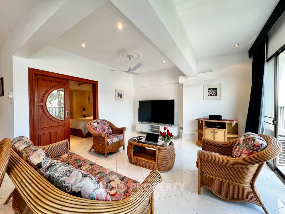 picture 1-BR Condo at Sombat Pattaya Condotel close to Phratamnak (ID 1361000) - 12/14