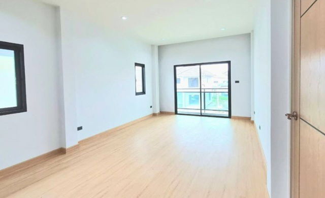 picture Nang Rong-Lahan Sai Road. NangRong School 1.5 km. 2-story commercial building for rent 28 sq.wa. 208 - 8/8