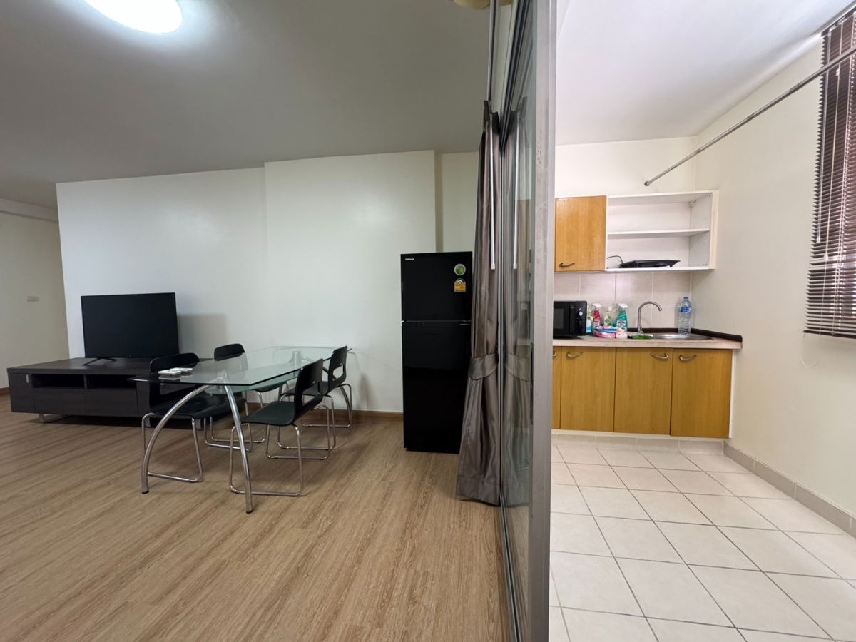 รูป  ให้เช่า ซิตี้ โฮม รัชดา 10  City Home Ratchada 10 ทาสีใหม่ ปูพื้นใหม่ 2 ห้องนอน 1 ห้องน้ำ มีเครื่องซักผ้า ผ้าม่านใหม่ เปลี่ยนสวิทช์ไฟและปลั๊กไฟใหม่  - รูปที่ 14/18