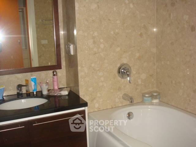 picture 2-BR Condo at Wattana Suite Condominium near BTS Nana (ID 510140) - 4/7