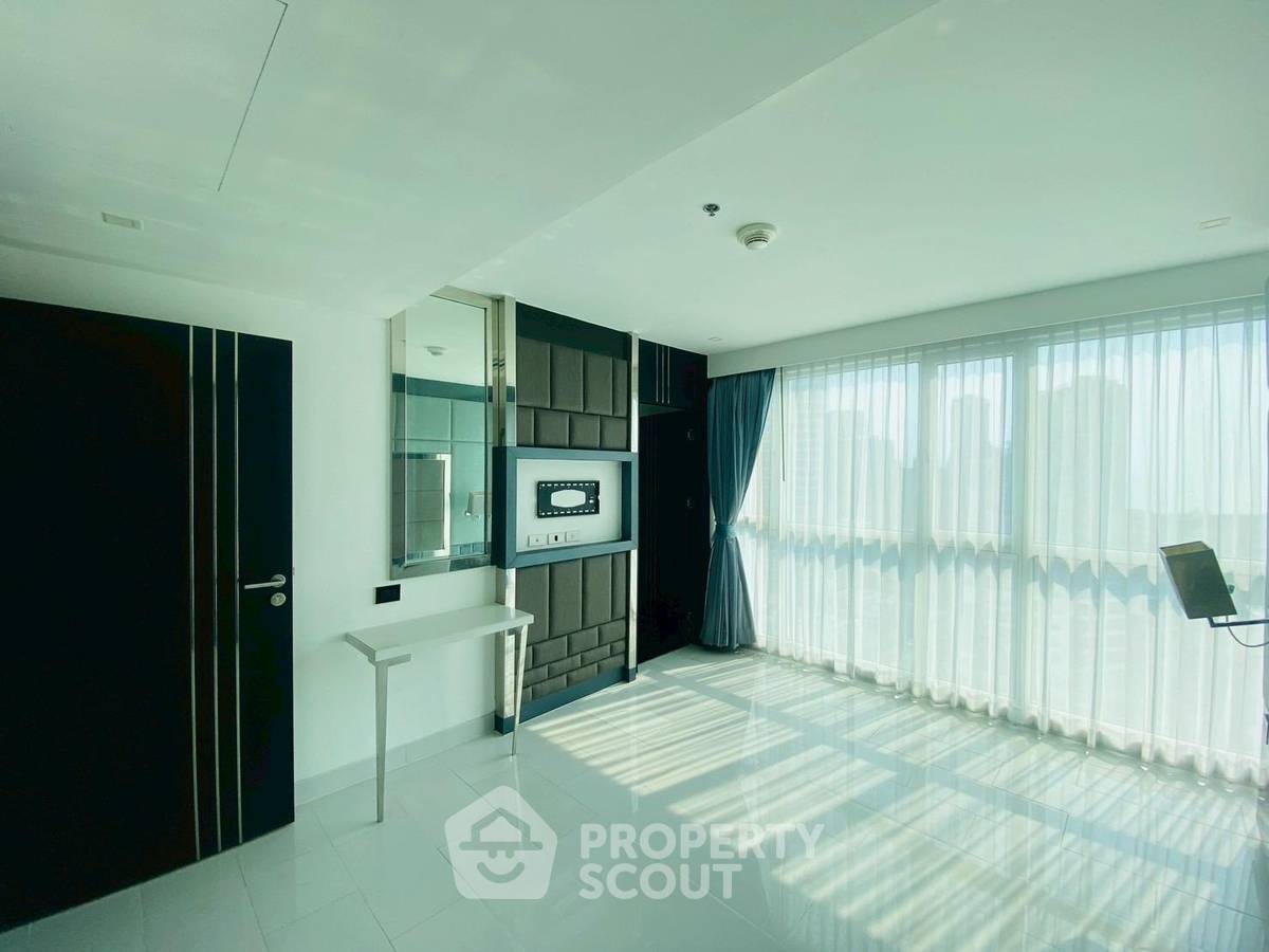 picture 2-BR Condo at Sky Residences Pattaya close to Pattaya (ID 2259951) - 10/13
