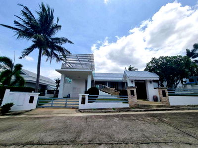 บ้านเดี่ยว ประจวบคีรีขันธ์ : ขายบ้านพูลวิลล่าหัวหิน คาซ่าคอลลิน่า สไตล์โมเดิร์น เฟอร์นิเจอร์ครบ ทำเลดี ใกล้แหล่งท่องเที่ยว