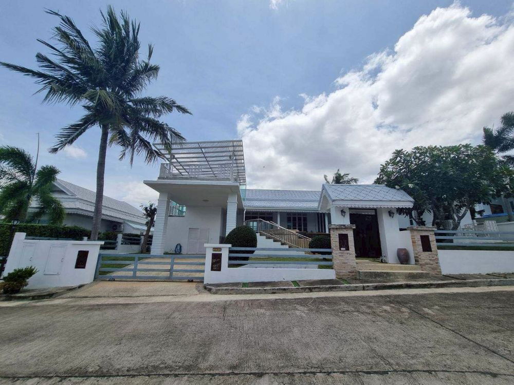 รูป ขายบ้านพูลวิลล่าหัวหิน คาซ่าคอลลิน่า สไตล์โมเดิร์น เฟอร์นิเจอร์ครบ ทำเลดี ใกล้แหล่งท่องเที่ยว - รูปที่ 1/18