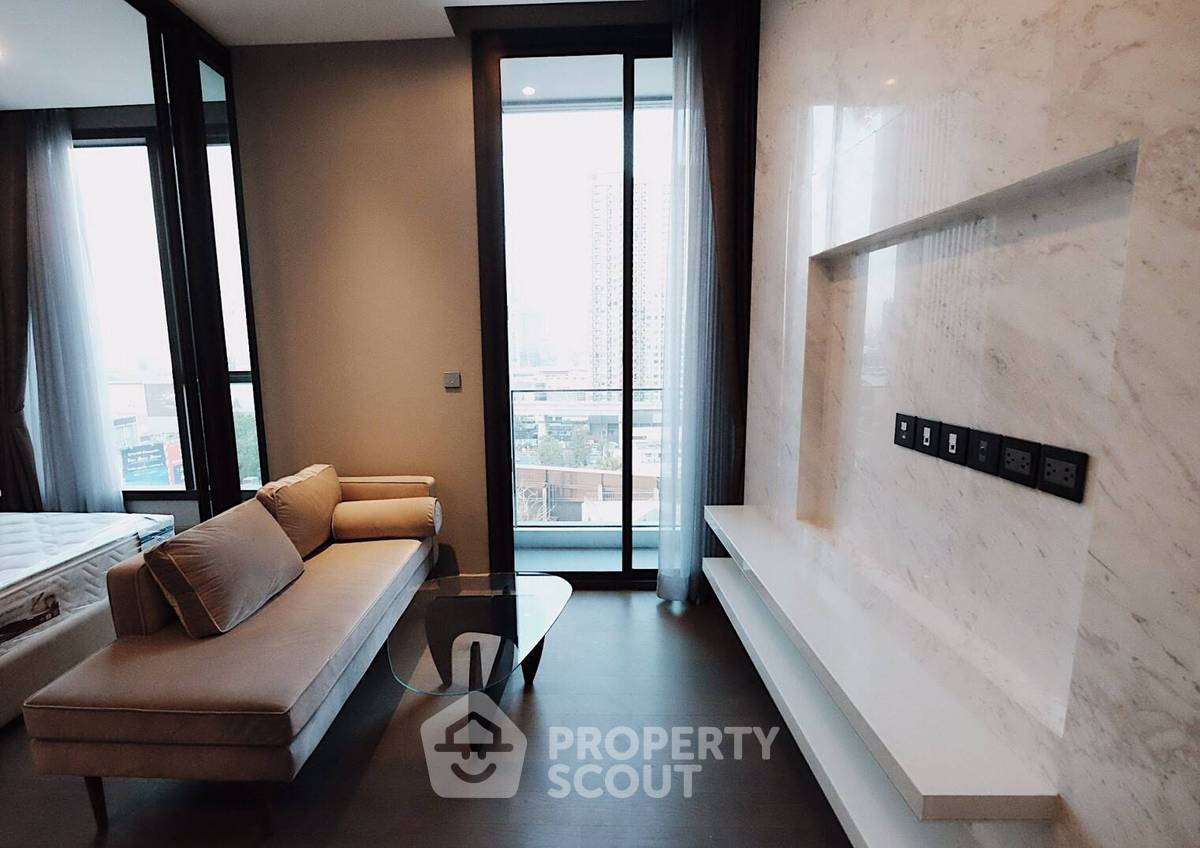 picture 1-BR Condo at The Esse At Singha Complex near MRT Phetchaburi (ID 436305) - 1/12
