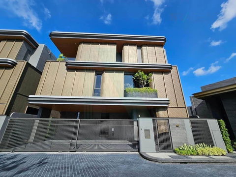 🔺 ขายบ้านเดี่ยว 3 ชั้น โครงการ บูก้าน พระราม 9-เหม่งจ๋าย 5 ห้องนอน 6 ห้องน้ำ