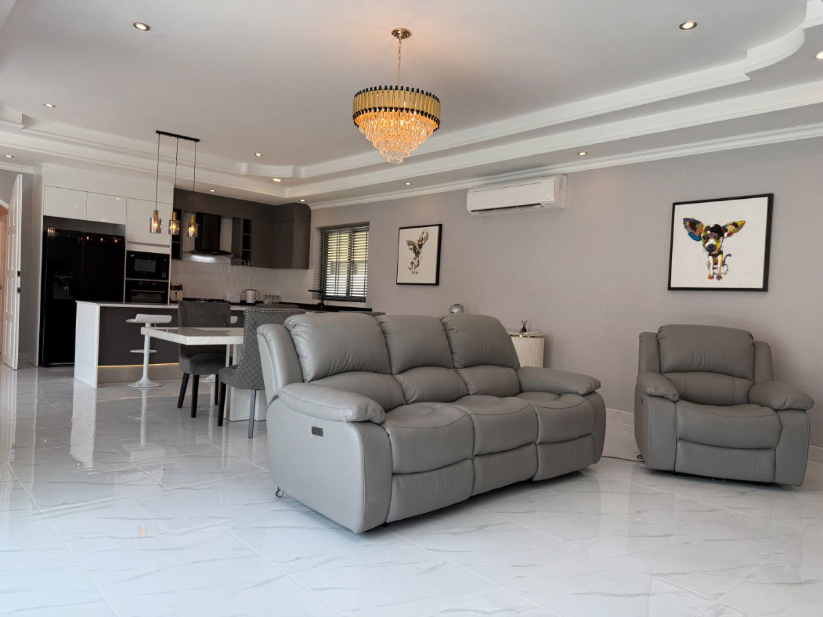 picture For Sale 4-Bedroom Pool Villa near Mabprasan Lake - 13/22