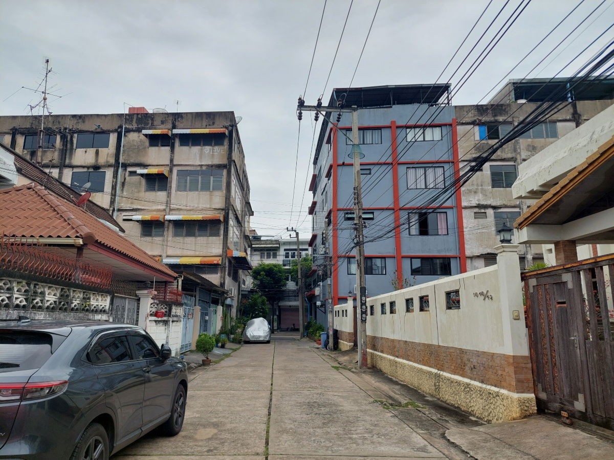 รูป ขายที่ดินถมแล้ว 127 ตรว. ทำเลทอง ปุณณวิถี 34 สีเหลี่ยมสวย เหมาะสร้างบ้าน สุขุมวิท 101 ปุณณวิถี 34 บางจาก พระโขนง กรุงเทพมหานครย - รูปที่ 5/13