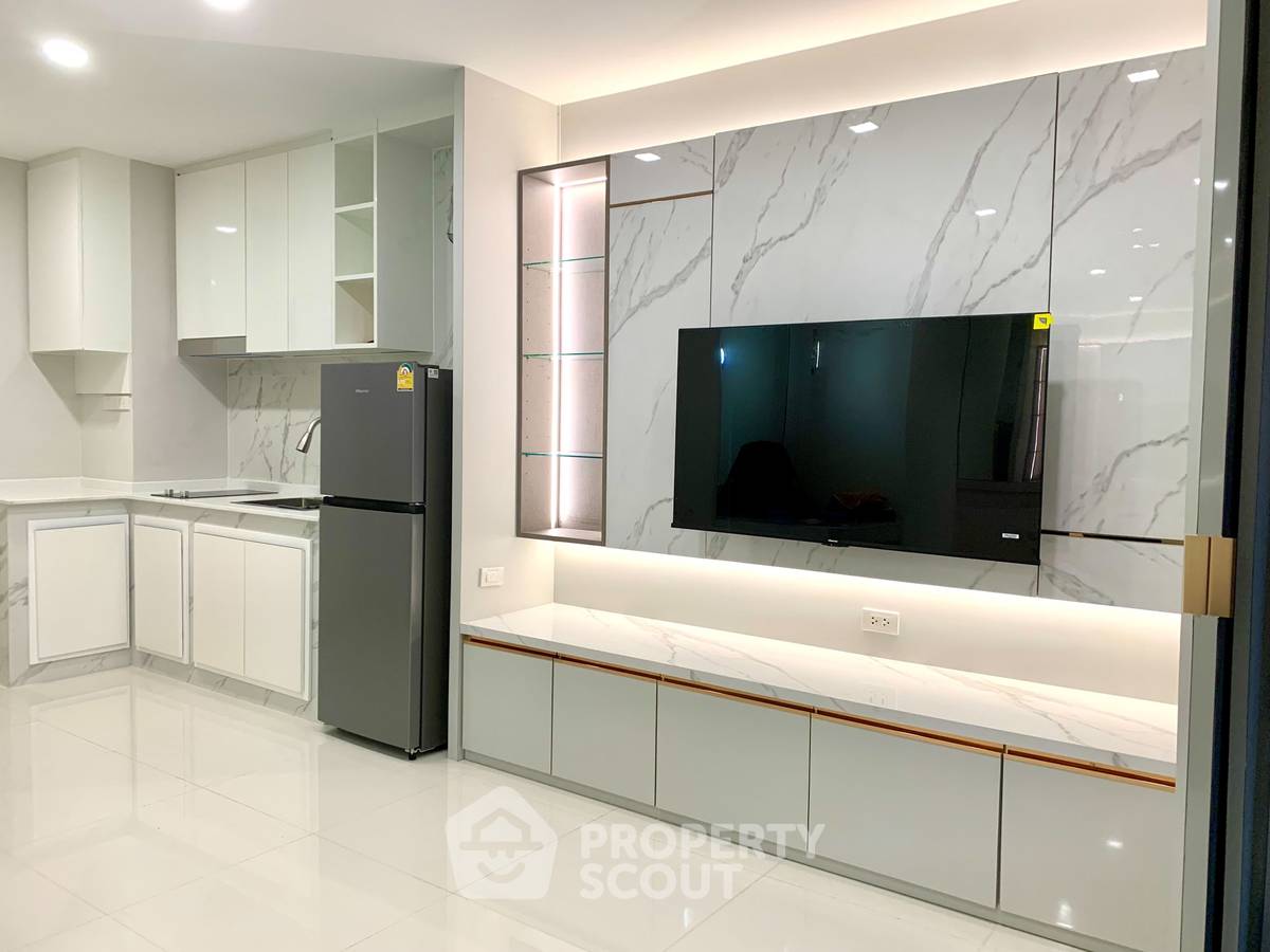 picture 1-BR Condo at The Winning Tower near ARL Ramkhamhaeng (ID 2260654) - 2/14