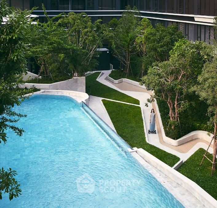 picture 3-BR Condo at Ideo Mobi Sukhumvit 40 near BTS Ekkamai (ID 1348196) - 5/8