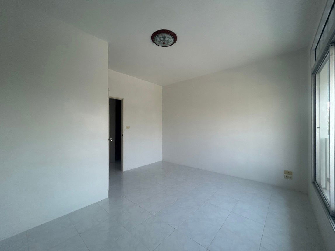picture TOWN_HOUSE for sale  Nong Kakha Phan Thong Chonburi - 16/20