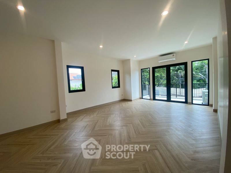 picture 3-BR House at Pakamas Village in Suan Luang (ID 2259441) - 14/25