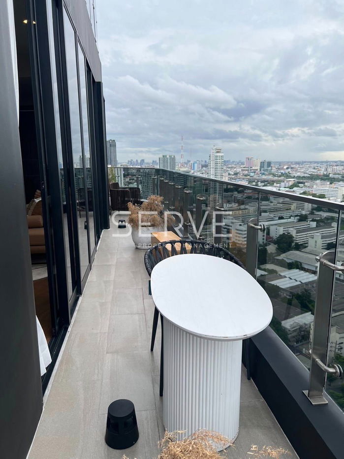 picture 2 Beds Large Room High Floor 30+ Nice Room Good Location BTS Victory Monument Station 100 m.  @ Ideo Q Victocry - 8/10