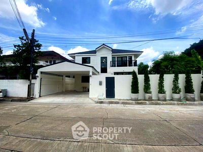 Houses for rent Sukhumvit Road : 3-BR House at Pakamas Village in Suan Luang (ID 2259441)