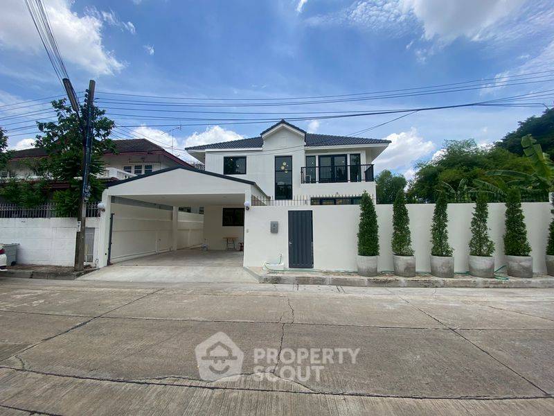 picture 3-BR House at Pakamas Village in Suan Luang (ID 2259441) - 1/25