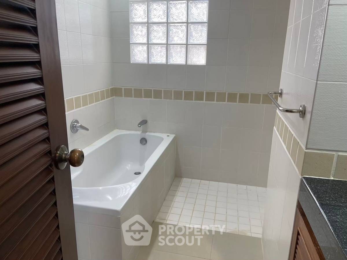 picture 2-BR Condo at P.R. Home II near BTS Thong Lor (ID 1790134) - 12/13