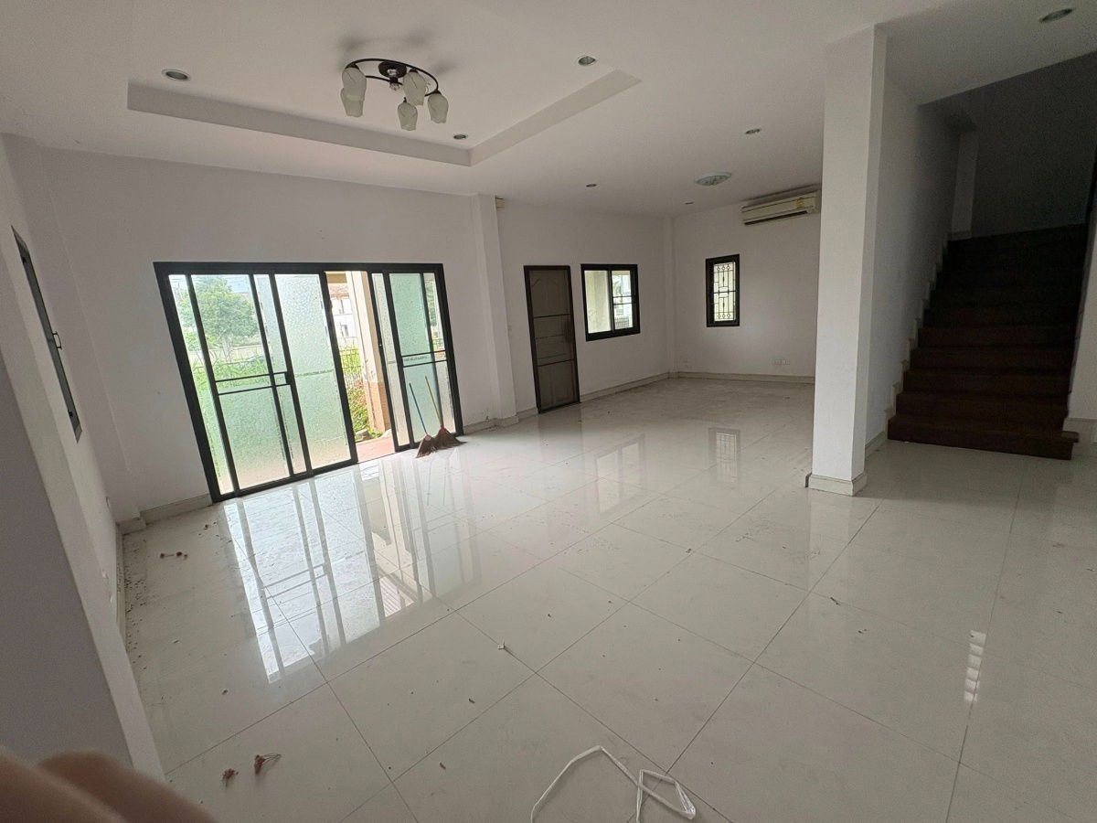 picture 2-storey detached house, Kritsana Village, Rama 5 - Kanchanaphisek (ready to sell as is, 6.5 mb, market price 8.5 mb) - 4/14