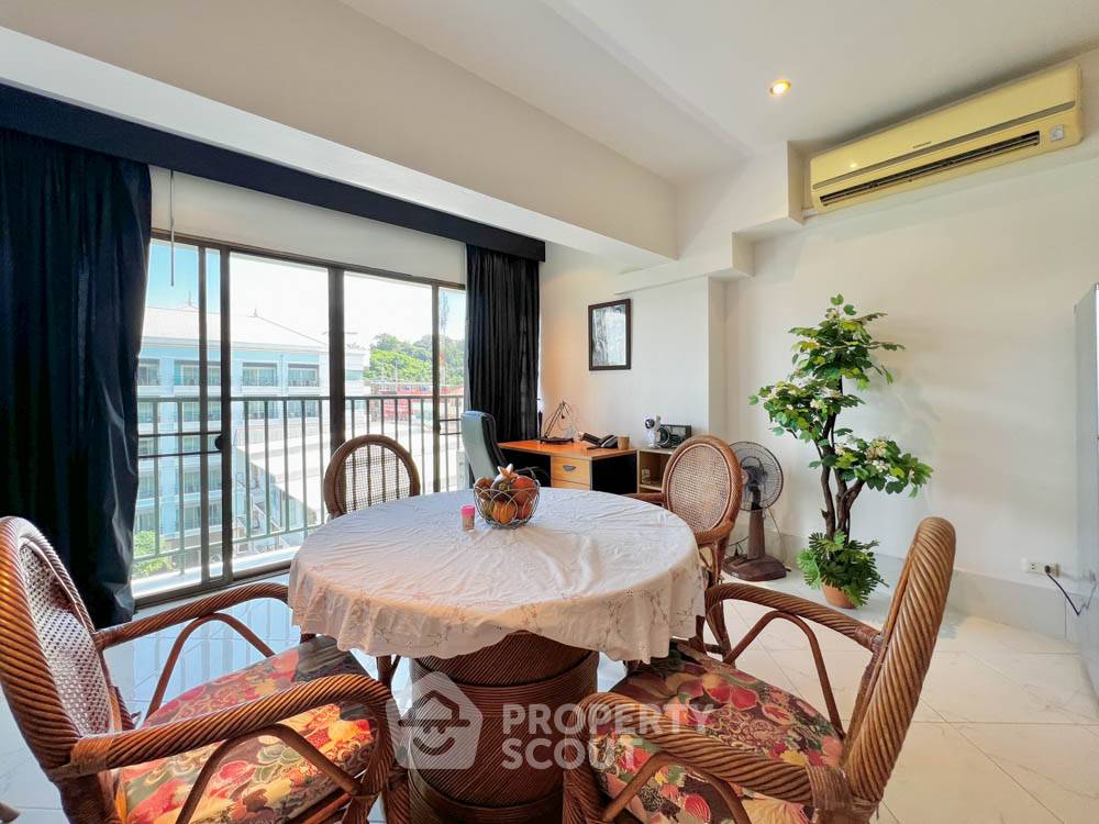picture 1-BR Condo at Sombat Pattaya Condotel close to Phratamnak (ID 1361000) - 7/14