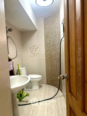 ขายคอนโด : คอนโด 1-ห้องนอน ที่ ไอทีเอฟ - สีลมพาเลส ใกล้ BTS ช่องนนทรี (ID 2260747)
