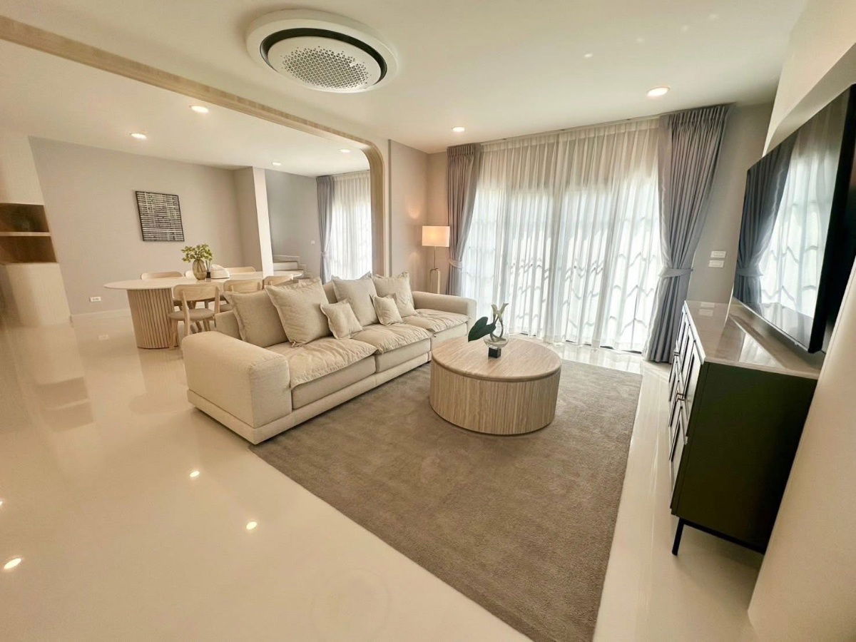 picture Single house for rent 🔥 Centro Bangna 🔥 4 bedrooms, 5 bathrooms, fully furnished and equipped with appliances - 7/11