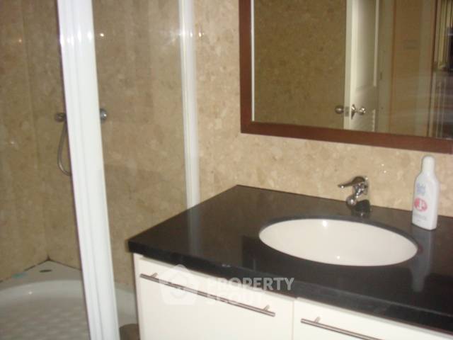 picture 2-BR Condo at Wattana Suite Condominium near BTS Nana (ID 510140) - 2/7