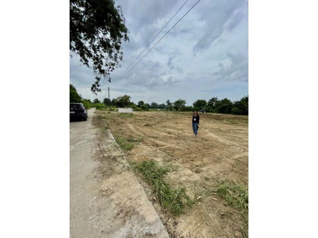 picture Urgent sale of land 1-2-17 rai, whole plot 1,800,000 baht, Nong Kradon, Nakhon Sawan Province - 1/1