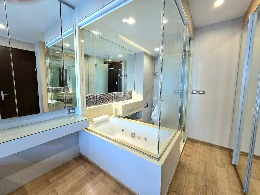 picture For Rent Condo THE ADDRESS ASOKE Building 1, Floor 33,1 bed room, Room size 46 sqm - 9/10