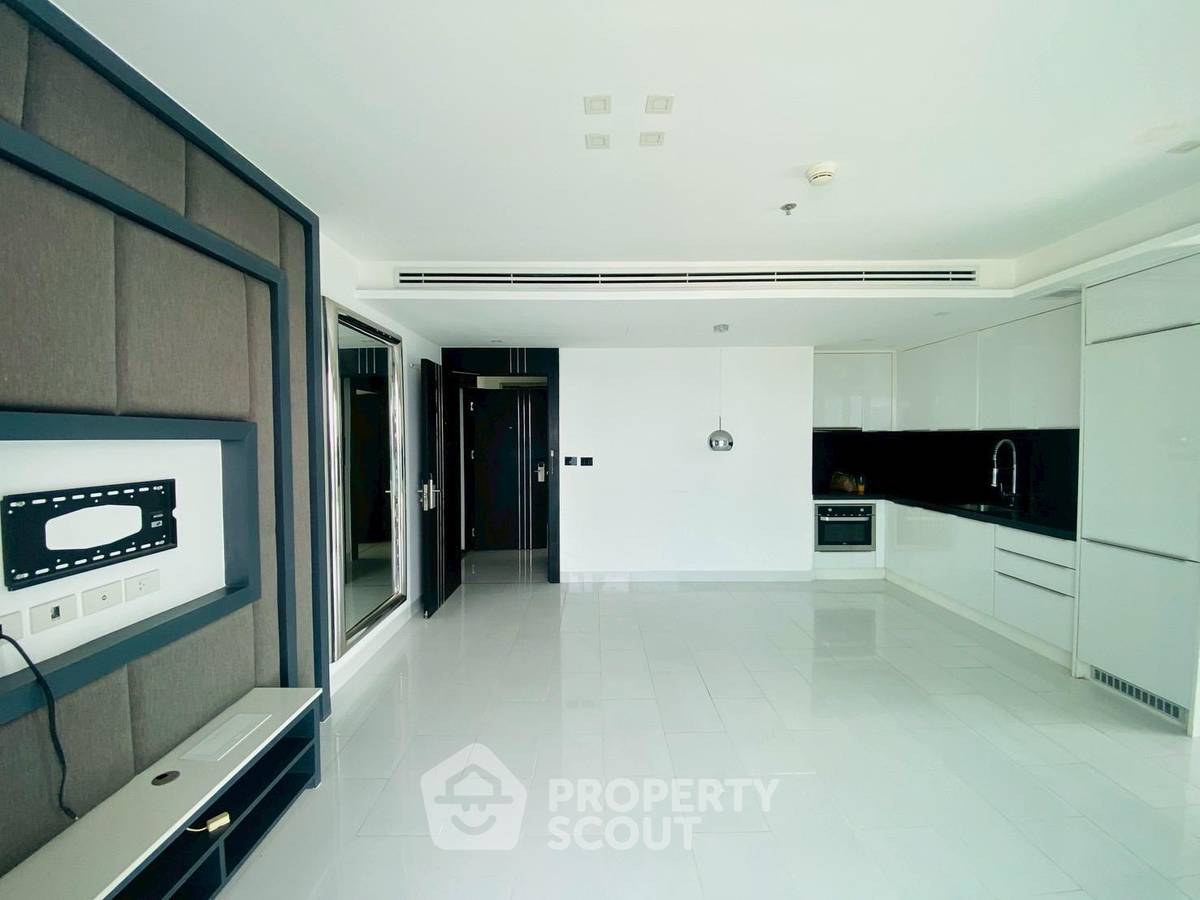 picture 2-BR Condo at Sky Residences Pattaya close to Pattaya (ID 2259951) - 2/13