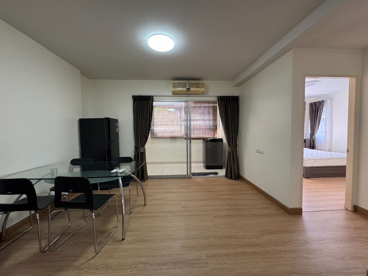 รูป  ให้เช่า ซิตี้ โฮม รัชดา 10  City Home Ratchada 10 ทาสีใหม่ ปูพื้นใหม่ 2 ห้องนอน 1 ห้องน้ำ มีเครื่องซักผ้า ผ้าม่านใหม่ เปลี่ยนสวิทช์ไฟและปลั๊กไฟใหม่  - รูปที่ 12/18