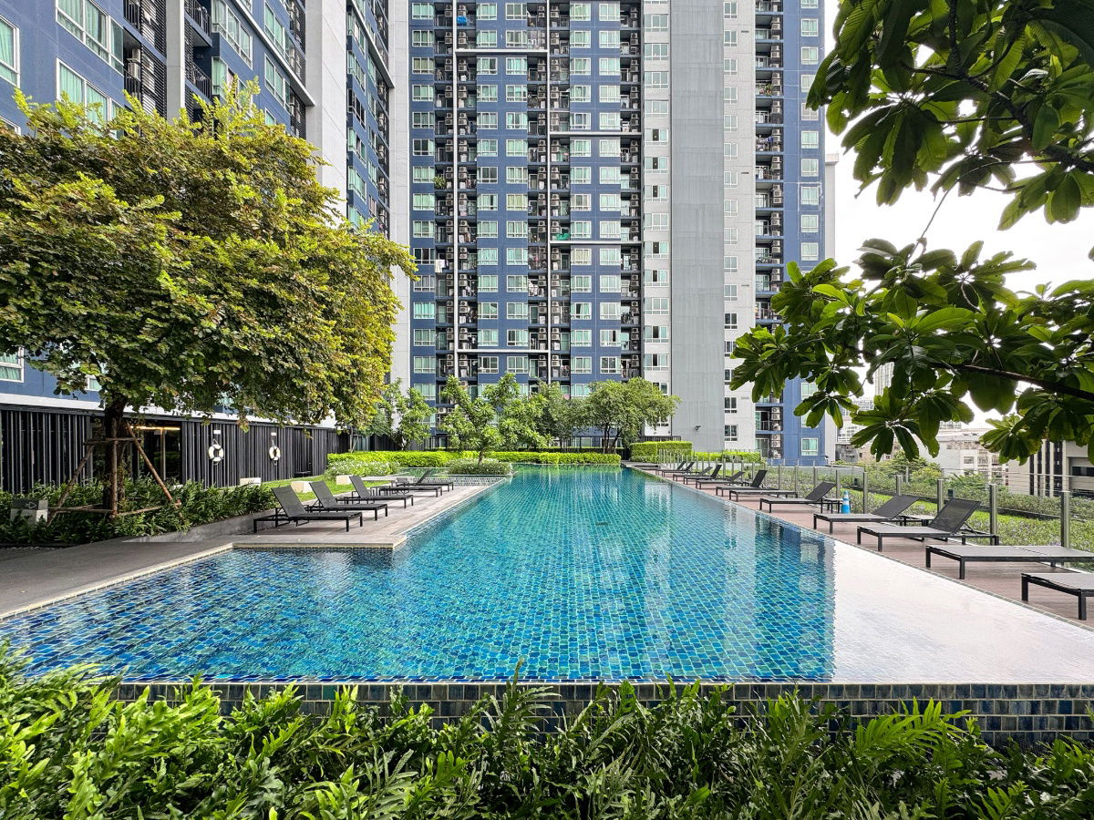 picture Rare Corner Unit with Panoramic View – The Base Sukhumvit 77 Prime location on Sukhumvit 77, just 2 minutes to BTS Onnut & Habito Mall - 19/22
