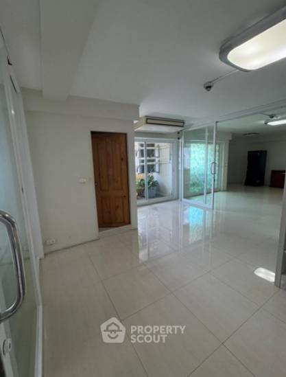 picture 1-BR Condo at I.T.F. Silom Palace Condominium near BTS Chong Nonsi (ID 2260746) - 5/12