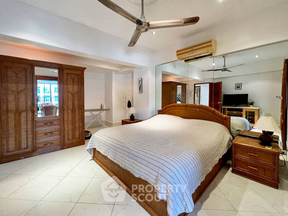 picture 1-BR Condo at Sombat Pattaya Condotel close to Phratamnak (ID 1361000) - 14/14