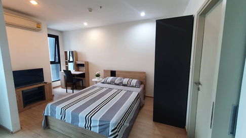 🔥Rare Room for Rent🔥 Condo for rent at Ideo Q Chula-Samyan, fully furnished with a washing machine, close to MRT Samyan❗️