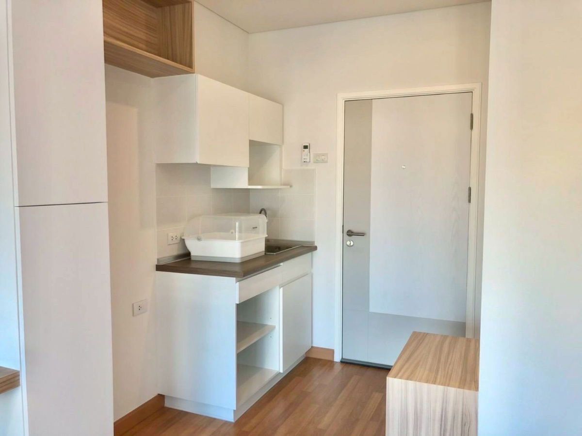 picture Lumpini Place Ratchada-Sathu 24 sq m. Studio room with full furniture 10,000 baht - 5/12