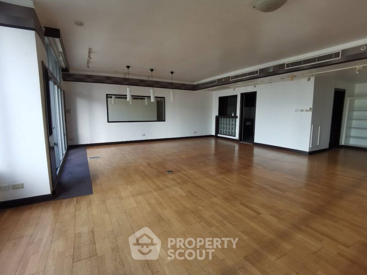 รูป คอนโด 3-ห้องนอน ที่ ออลซีซั่น แมนชั่น คอนโดมิเนียม ใกล้ BTS เพลินจิต (ID 1938329) - รูปที่ 3/25