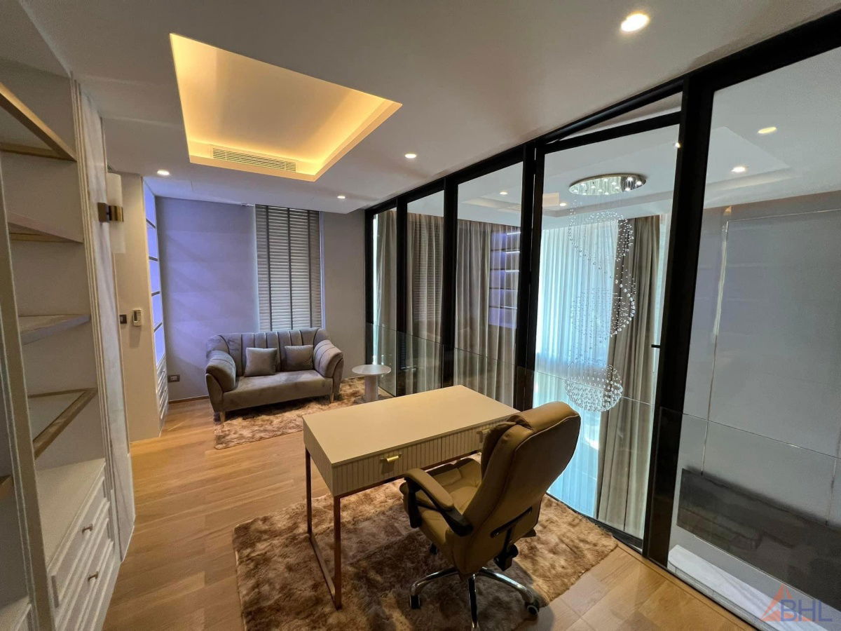 รูป ขายบ้านเดี่ยวหรูพร้อมสระว่ายน้ำย่านสาทร 530 ตร.ม. ถนนเย็นอากาศ เขตยานนาวา กรุงเทพ - รูปที่ 3/10