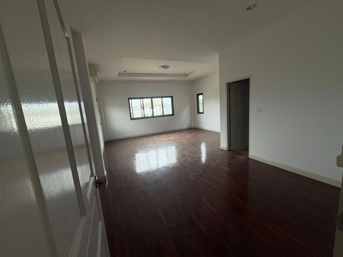 picture 2-storey detached house, Kritsana Village, Rama 5 - Kanchanaphisek (ready to sell as is, 6.5 mb, market price 8.5 mb) - 9/14