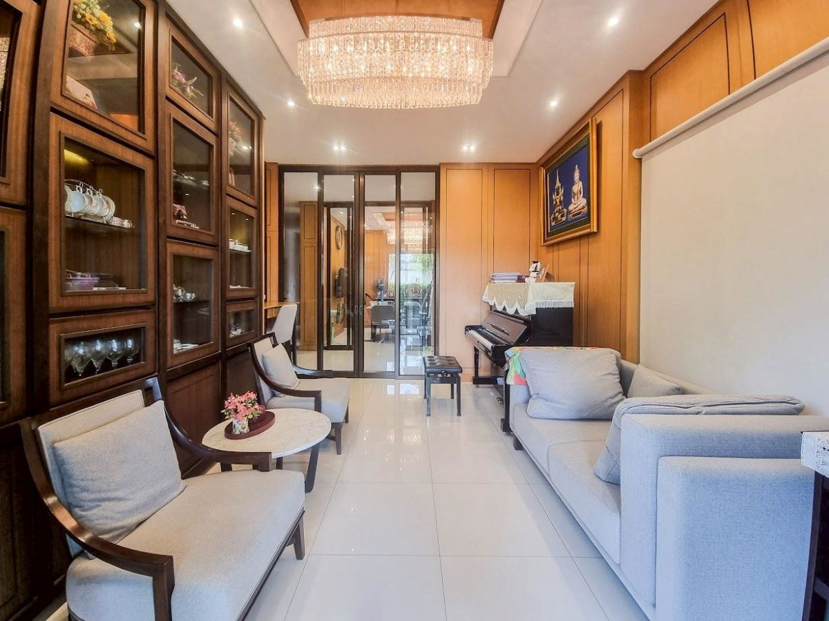 รูป ขายบ้านเดี่ยวหมู่บ้านบางกอก บูเลอวาร์ด แจ้งวัฒนะ 2 เนื้อที่ 99 ตรว หลังริม ติดสวน บิวท์อินทั้งหลังเฟอร์นิเจอร์เครื่องใช้ไฟฟ้าครบพร้อมเข้าอยู่ - รูปที่ 3/15