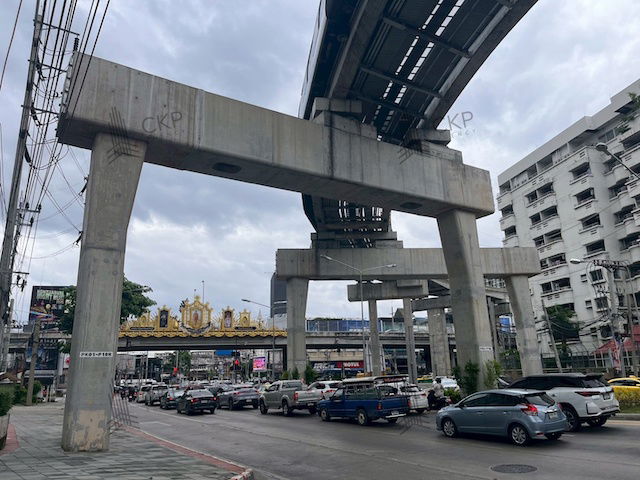 picture Condo The Parkland Ngamwongwan-Khae Rai, selling below appraised value, sold with tenant, near MRT Pink and Purple Lines. - 3/14