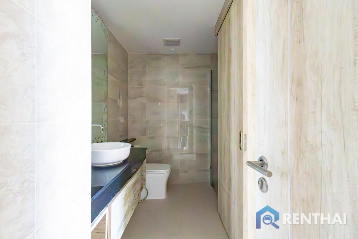 picture Hot Deal  Only 1 Unit Available  The Riviera Monaco 1 Bedroom with Jacuzzi - 8/25