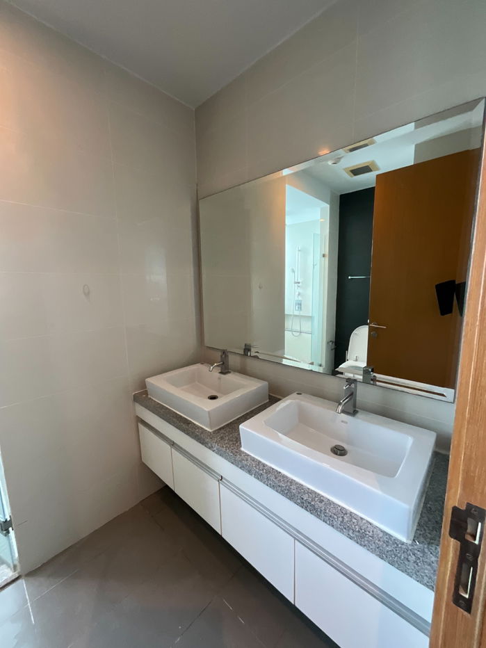 picture The Millenium Residence - Luxury Condo 3 Bedroom 147 Sqm - 12/20