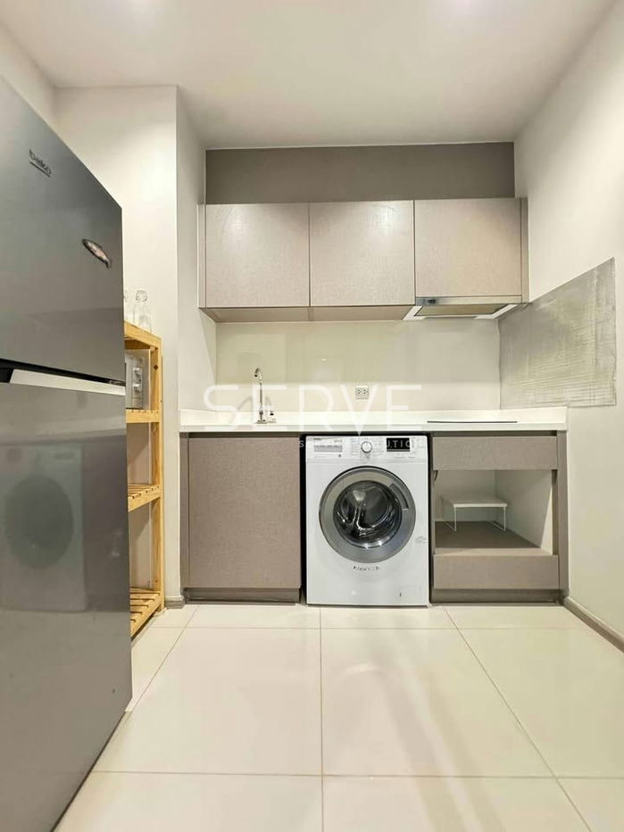 picture 1 Bed  High Floor City View Fully furnished Good Location Close to MRT Phra Ram 9  220 m.  @ Life Asoke - Rama 9 - 2/7
