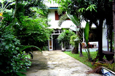 เช่าบ้านเดี่ยว สุขุมวิท ตอนกลาง : 🔼🔽 AccomA 📩  3 BR House in Khlong Ton Nuea (9007301)