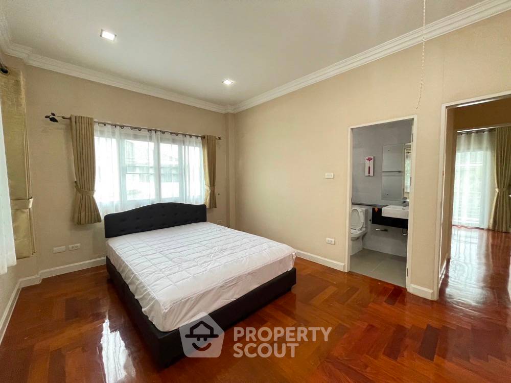 รูป บ้าน 5-ห้องนอน ใน บางรักน้อย (ID 1543686) - รูปที่ 21/37