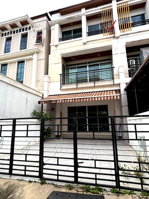เช่าทาวน์โฮม เขตจตุจักร : ให้เช่า 1 ห้อง ที่ : บ้านกลางกรุง รัชวิภา