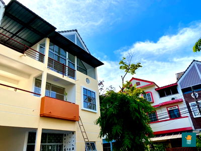 เช่าทาวน์โฮม แจ้งวัฒนะ-ปากเกร็ด 33 : ให้เช่า Townhome 3 ชั้น เมืองทองธานี โครงการ 1 2นอน3น้ำ 25ตร.วา 20,000 บาท